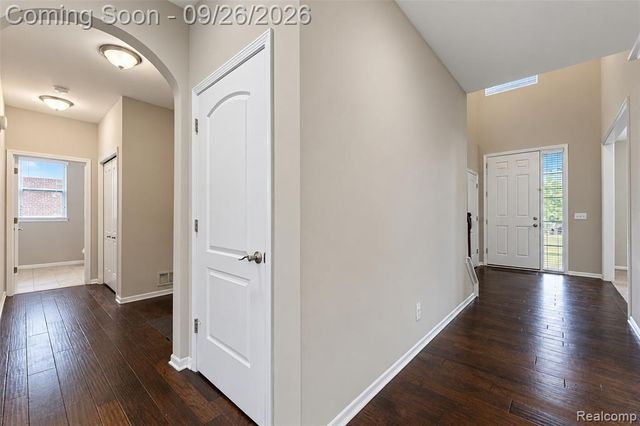 822 Lake Woods Drive, Canton, MI 48188