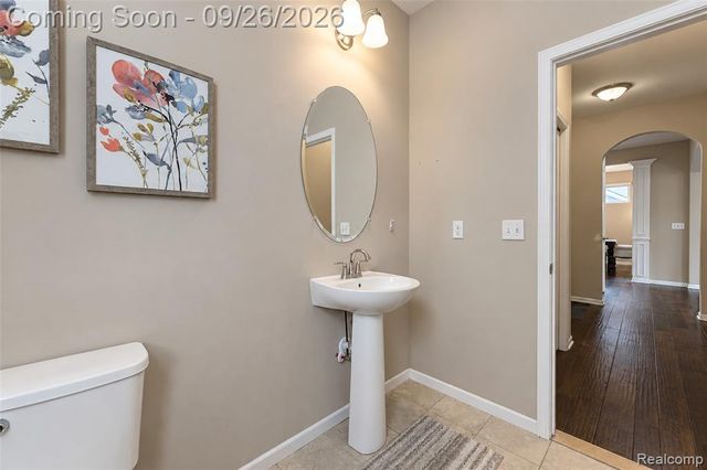 822 Lake Woods Drive, Canton, MI 48188