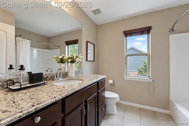 822 Lake Woods Drive, Canton, MI 48188