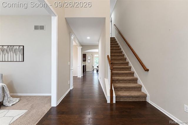 822 Lake Woods Drive, Canton, MI 48188