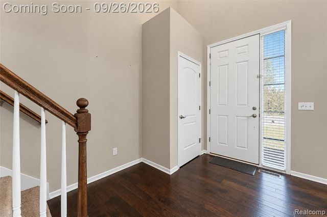 822 Lake Woods Drive, Canton, MI 48188