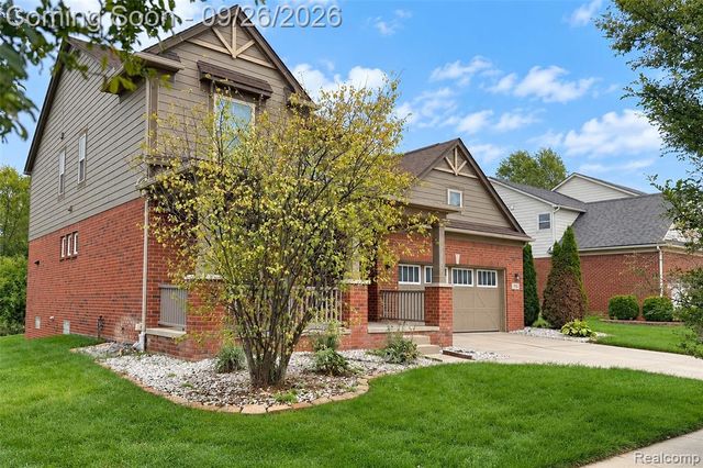 822 Lake Woods Drive, Canton, MI 48188