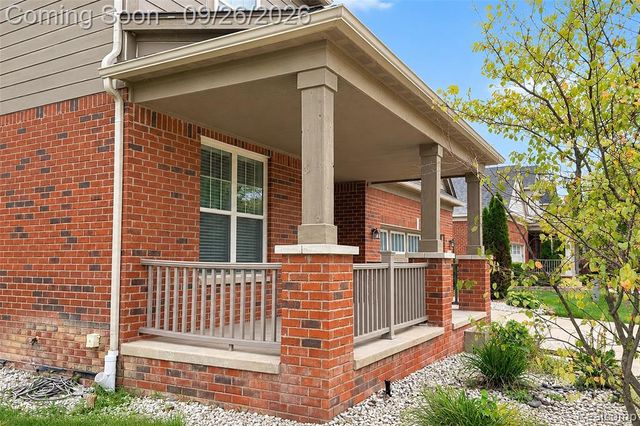 822 Lake Woods Drive, Canton, MI 48188