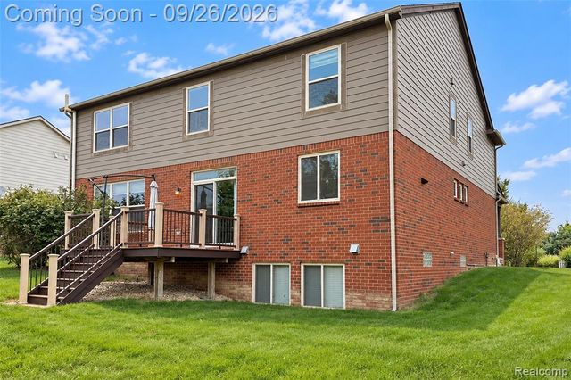 822 Lake Woods Drive, Canton, MI 48188