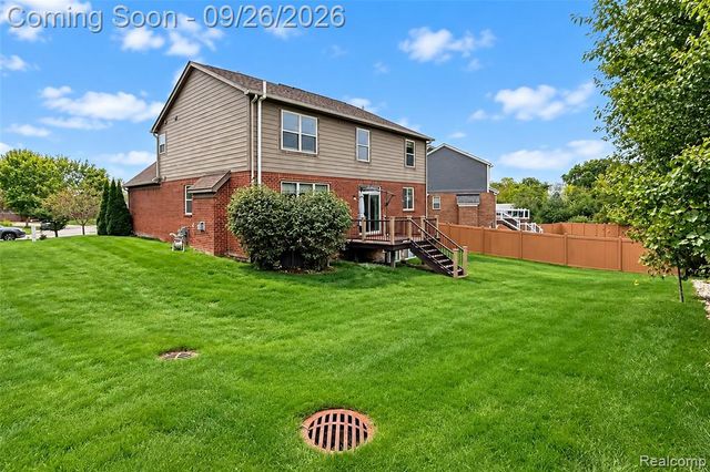 822 Lake Woods Drive, Canton, MI 48188