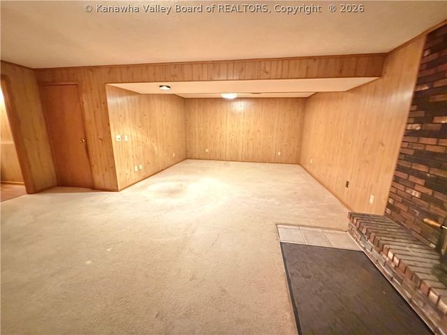 5209 Glow Drive, Charleston, WV 25314