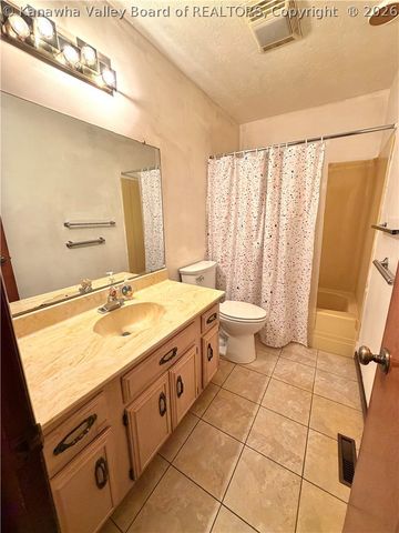 5209 Glow Drive, Charleston, WV 25314