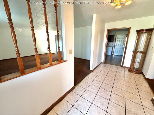5209 Glow Drive, Charleston, WV 25314