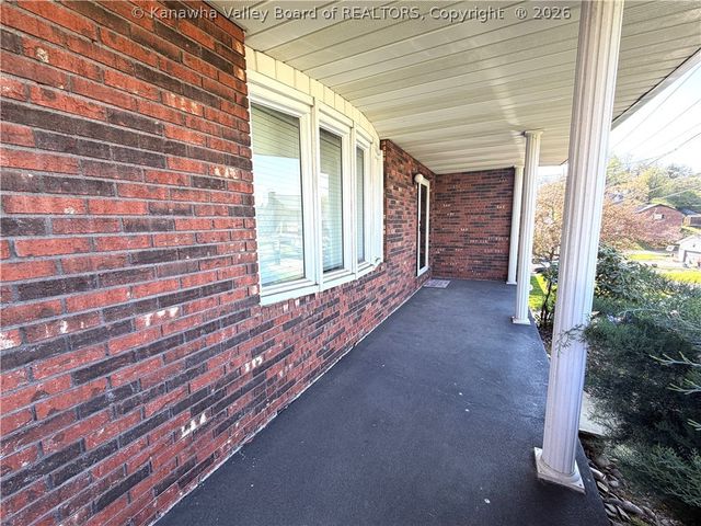5209 Glow Drive, Charleston, WV 25314