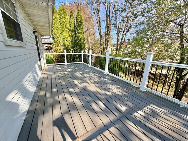 5209 Glow Drive, Charleston, WV 25314