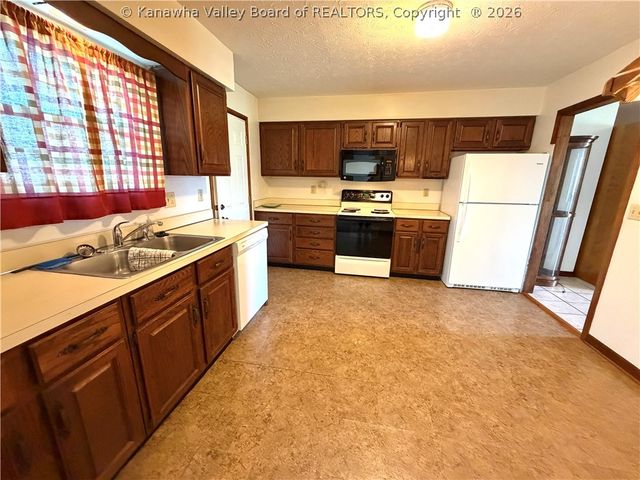 5209 Glow Drive, Charleston, WV 25314