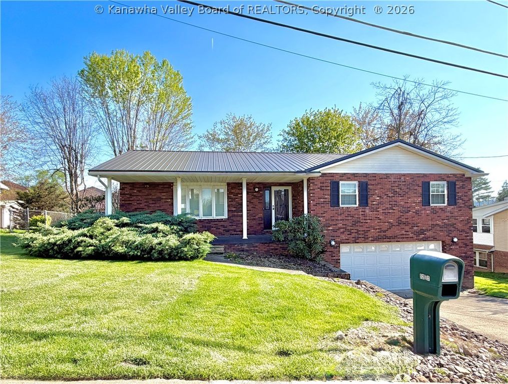 5209 Glow Drive, Charleston, WV 25314