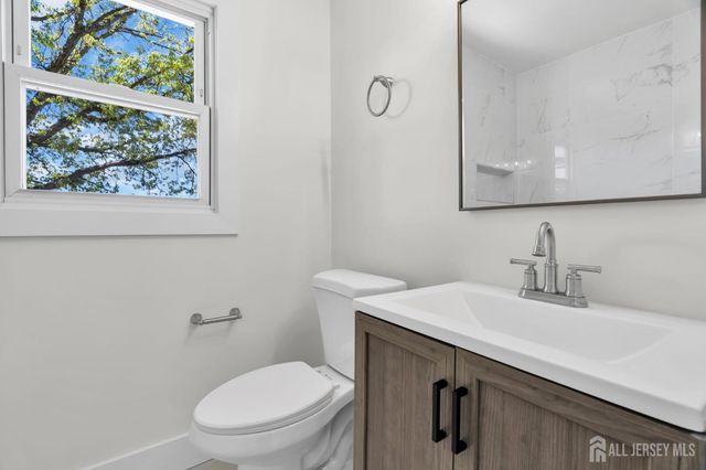 414 S Pine Avenue S, Sayreville, NJ 08879