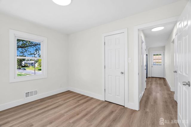 414 S Pine Avenue S, Sayreville, NJ 08879