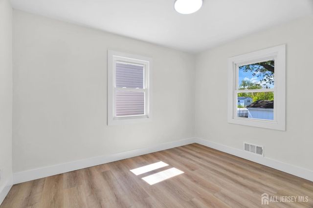 414 S Pine Avenue S, Sayreville, NJ 08879