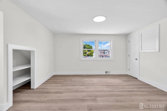 414 S Pine Avenue S, Sayreville, NJ 08879