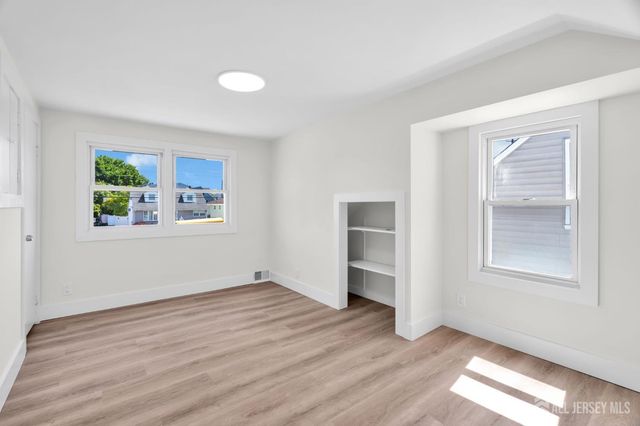 414 S Pine Avenue S, Sayreville, NJ 08879