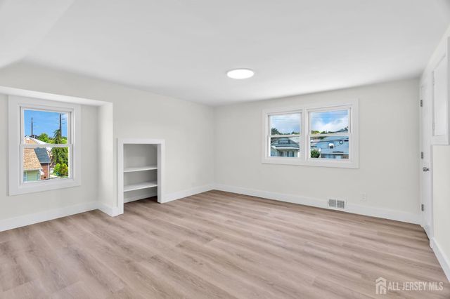 414 S Pine Avenue S, Sayreville, NJ 08879
