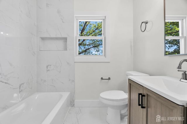 414 S Pine Avenue S, Sayreville, NJ 08879