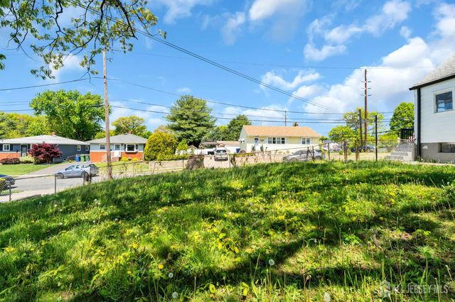 414 S Pine Avenue S, Sayreville, NJ 08879