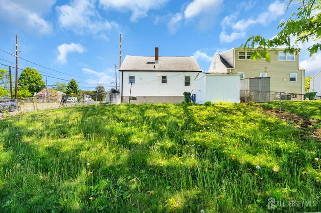 414 S Pine Avenue S, Sayreville, NJ 08879