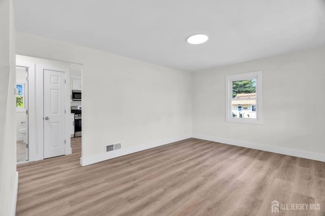414 S Pine Avenue S, Sayreville, NJ 08879
