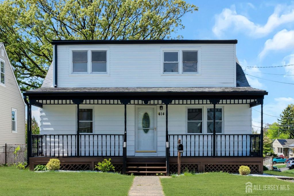 414 S Pine Avenue S, Sayreville, NJ 08879