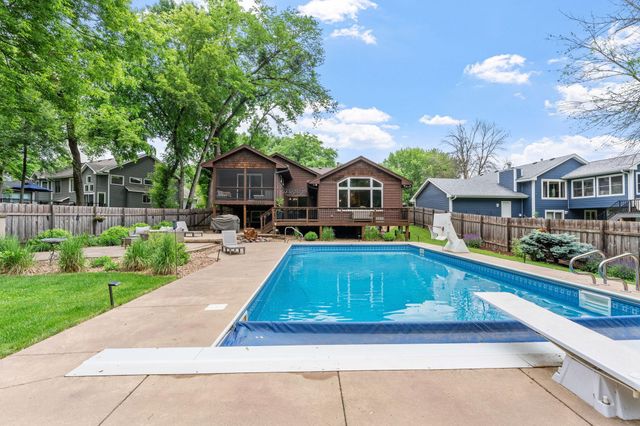 7611 Paulsen Drive, Eden Prairie, MN 55346