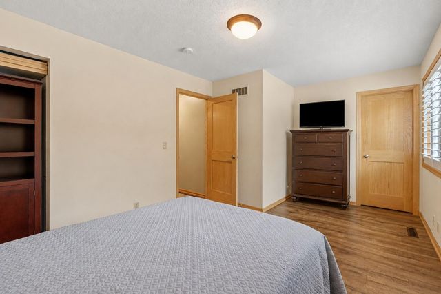 7611 Paulsen Drive, Eden Prairie, MN 55346