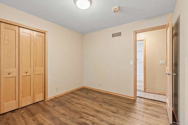 7611 Paulsen Drive, Eden Prairie, MN 55346