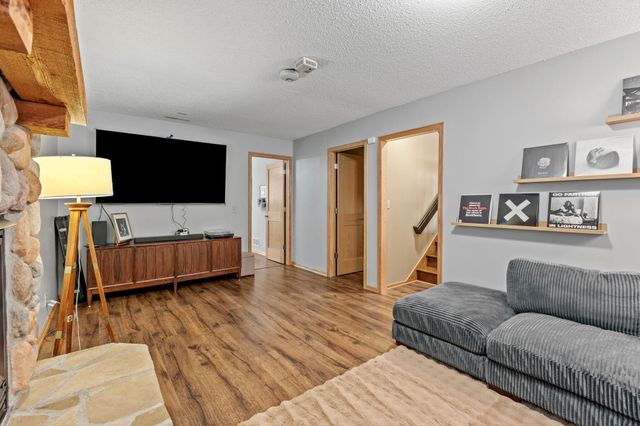 7611 Paulsen Drive, Eden Prairie, MN 55346