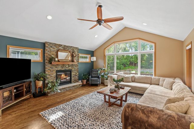 7611 Paulsen Drive, Eden Prairie, MN 55346