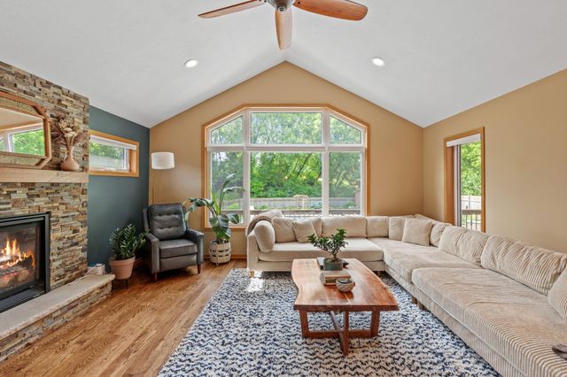 7611 Paulsen Drive, Eden Prairie, MN 55346
