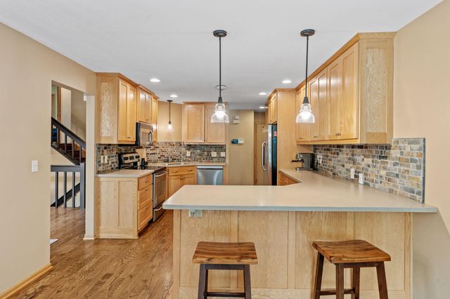 7611 Paulsen Drive, Eden Prairie, MN 55346