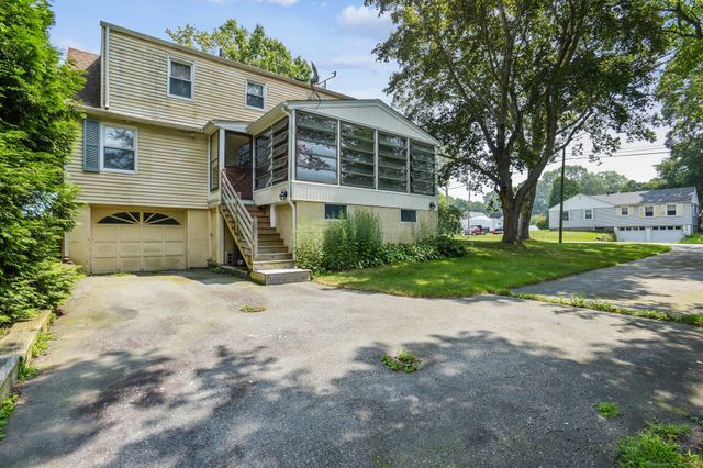 43 Eastwood Road, Groton, CT 06340