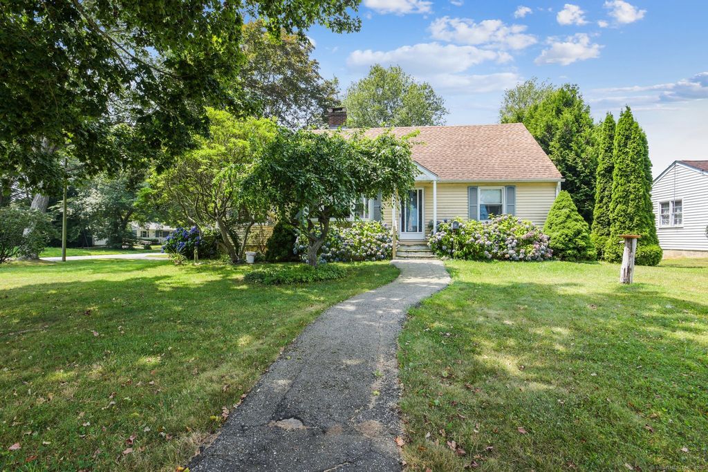 43 Eastwood Road, Groton, CT 06340
