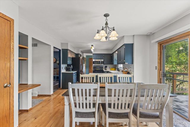 1923 Cliff-Alex COURT N, Waukesha, WI 53189