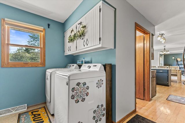 1923 Cliff-Alex COURT N, Waukesha, WI 53189
