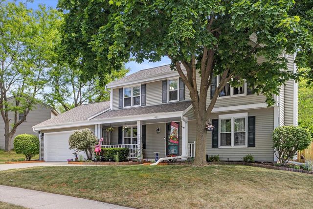 1923 Cliff-Alex COURT N, Waukesha, WI 53189