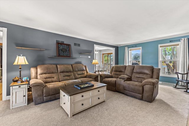 1923 Cliff-Alex COURT N, Waukesha, WI 53189