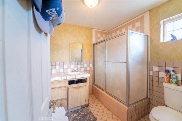 8390 Milpas, Apple Valley, CA 92308