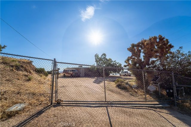 8390 Milpas, Apple Valley, CA 92308