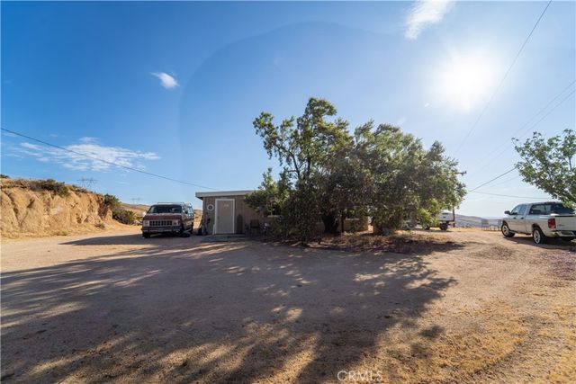 8390 Milpas, Apple Valley, CA 92308