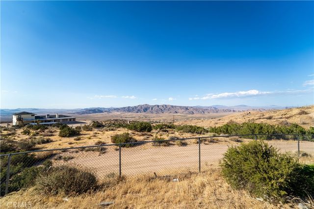 8390 Milpas, Apple Valley, CA 92308
