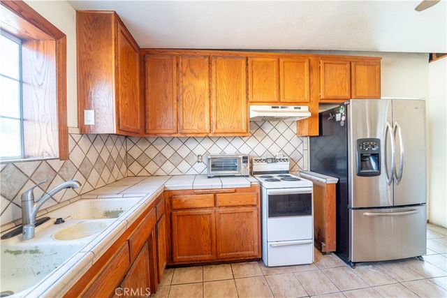8390 Milpas, Apple Valley, CA 92308