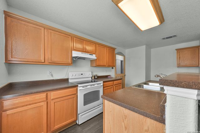 210 Hallie Pass, San Antonio, TX 78227