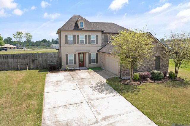 16352 Anna Belle Dr, Prairieville, LA 70737