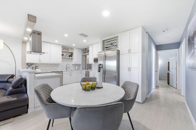 22229 SW 65th Way, Boca Raton, FL 33428