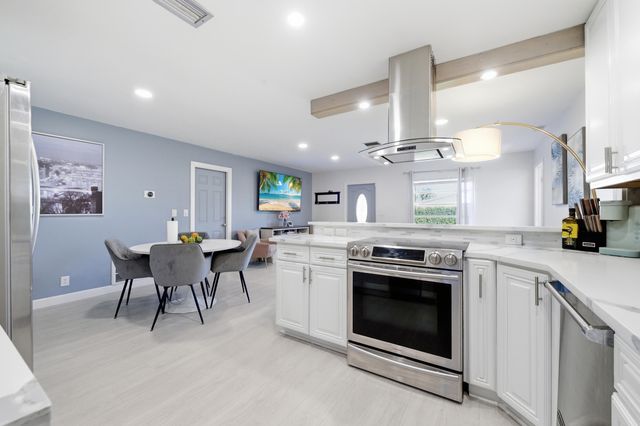 22229 SW 65th Way, Boca Raton, FL 33428