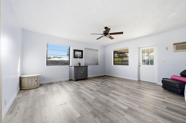 22229 SW 65th Way, Boca Raton, FL 33428